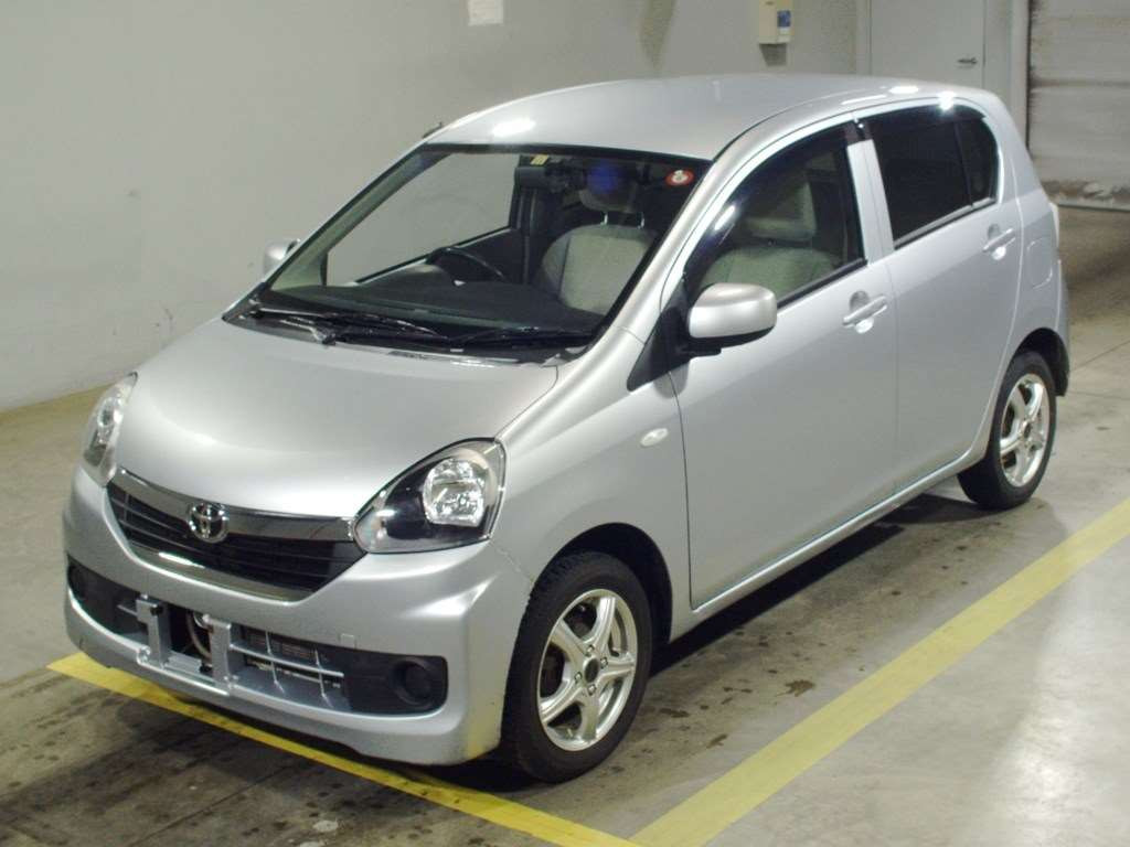 2013 Toyota Pixis Epoch LA310A[0]