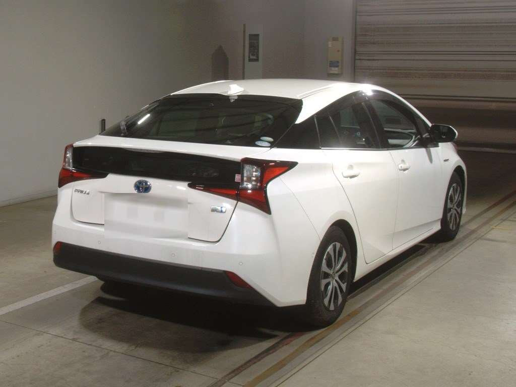 2019 Toyota Prius ZVW51[1]