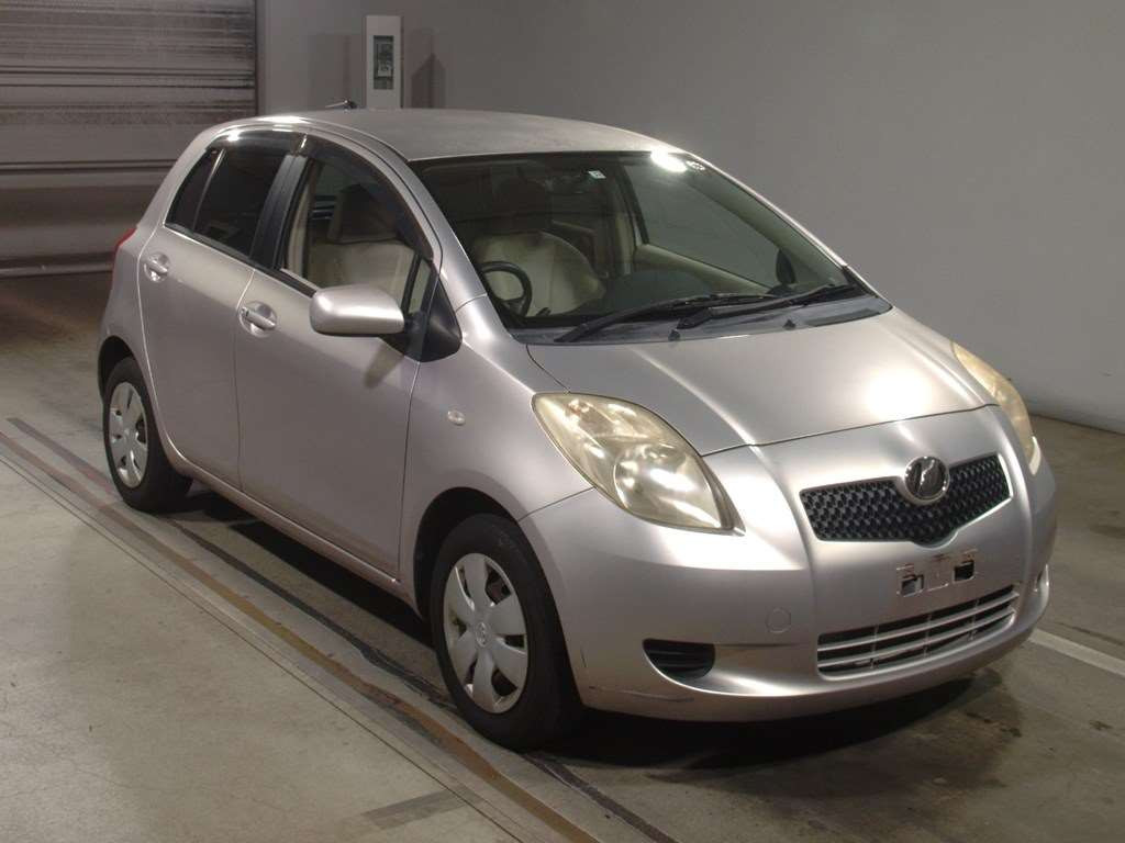 2005 Toyota Vitz KSP90[2]