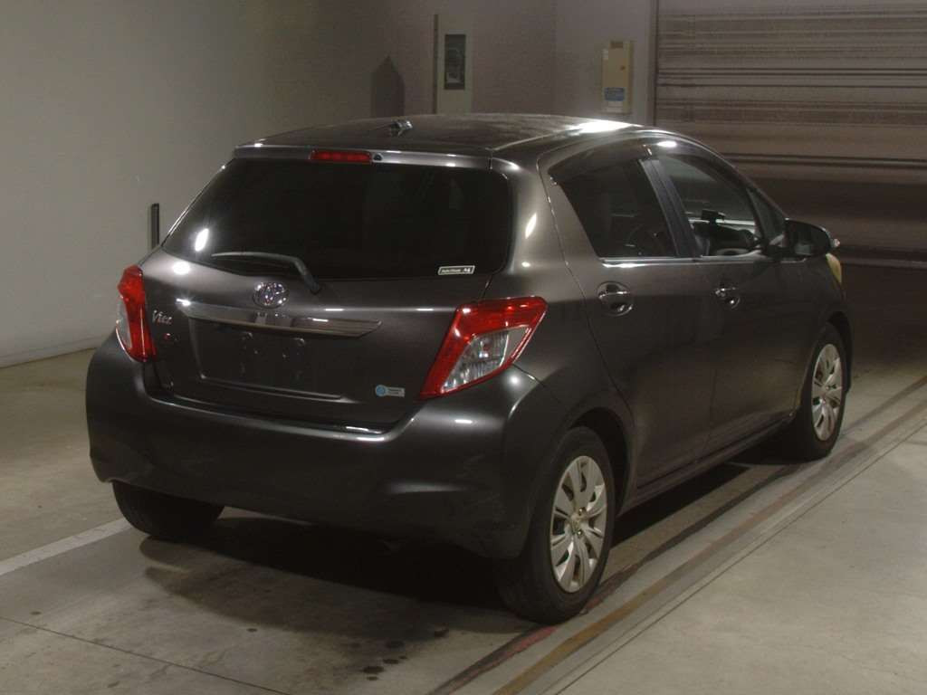 2012 Toyota Vitz NSP130[1]