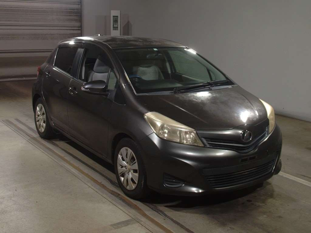 2012 Toyota Vitz NSP130[2]