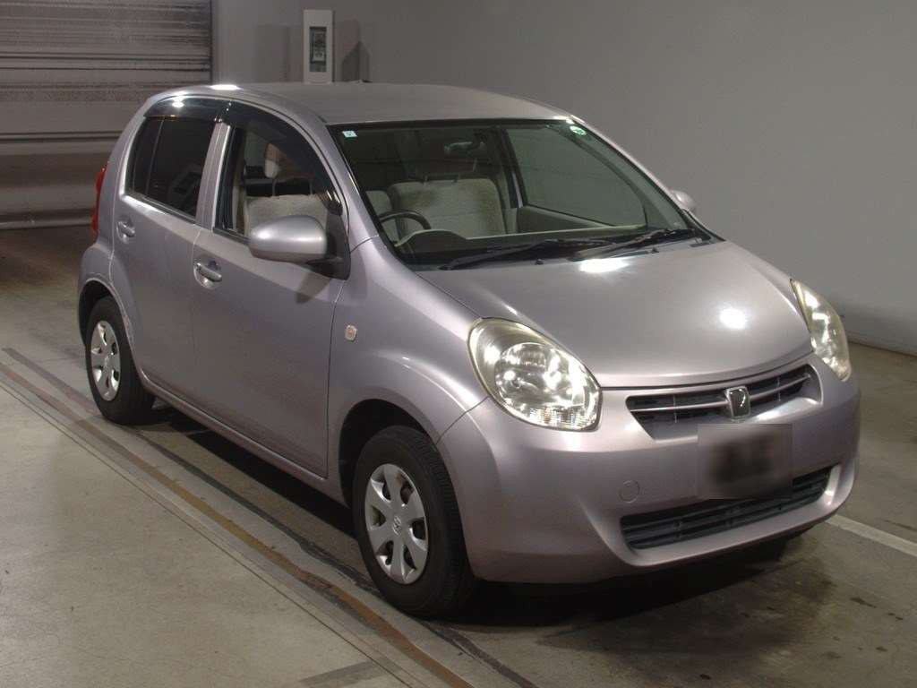 2011 Toyota Passo KGC30[2]