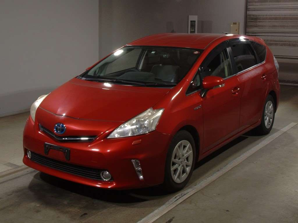 2011 Toyota Prius alpha ZVW41W[0]