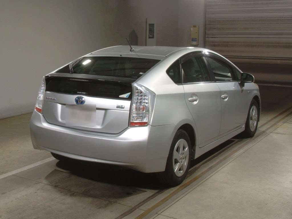 2010 Toyota Prius ZVW30[1]