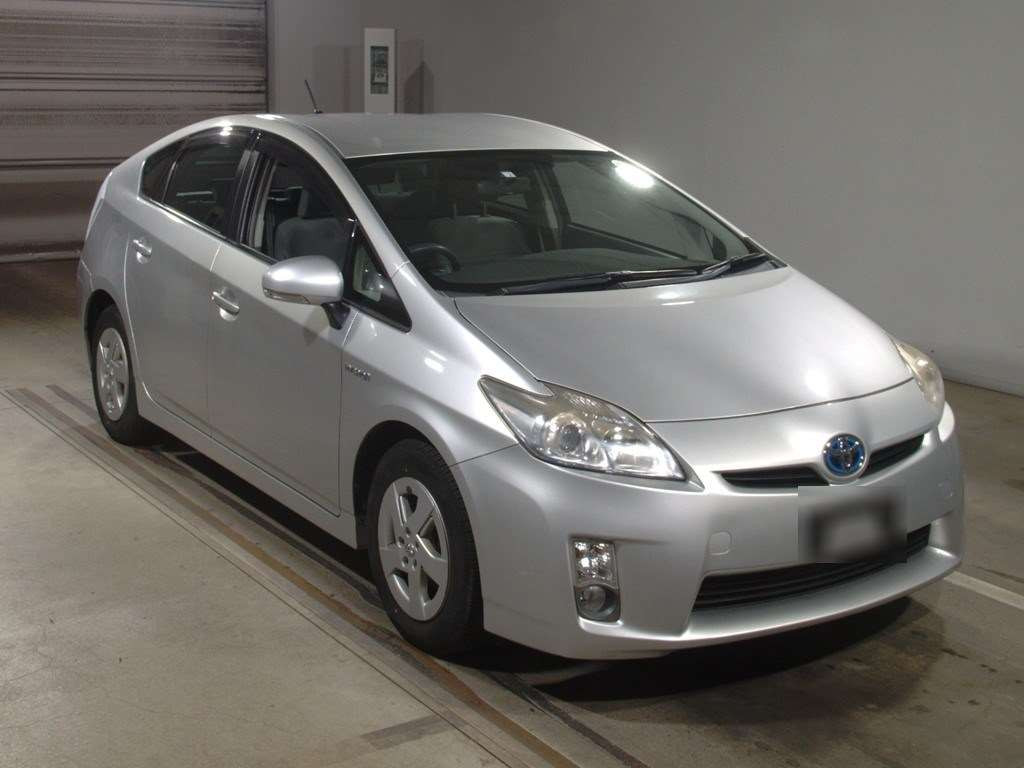 2010 Toyota Prius ZVW30[2]