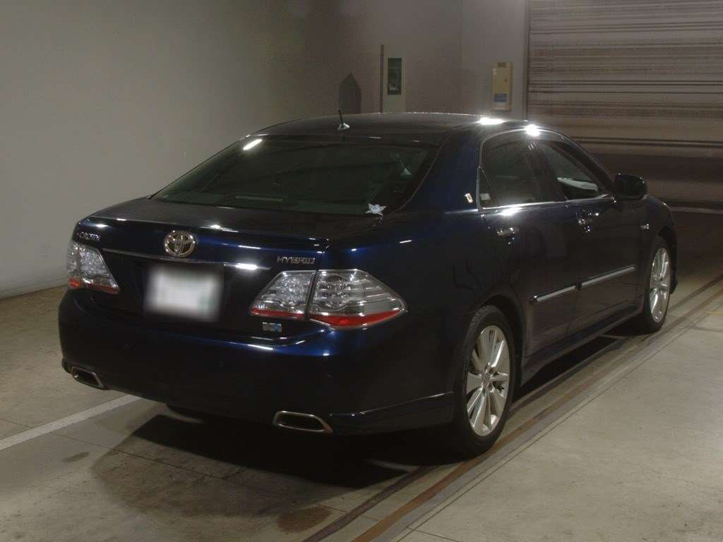 2009 Toyota Crown Hybrid GWS204[1]