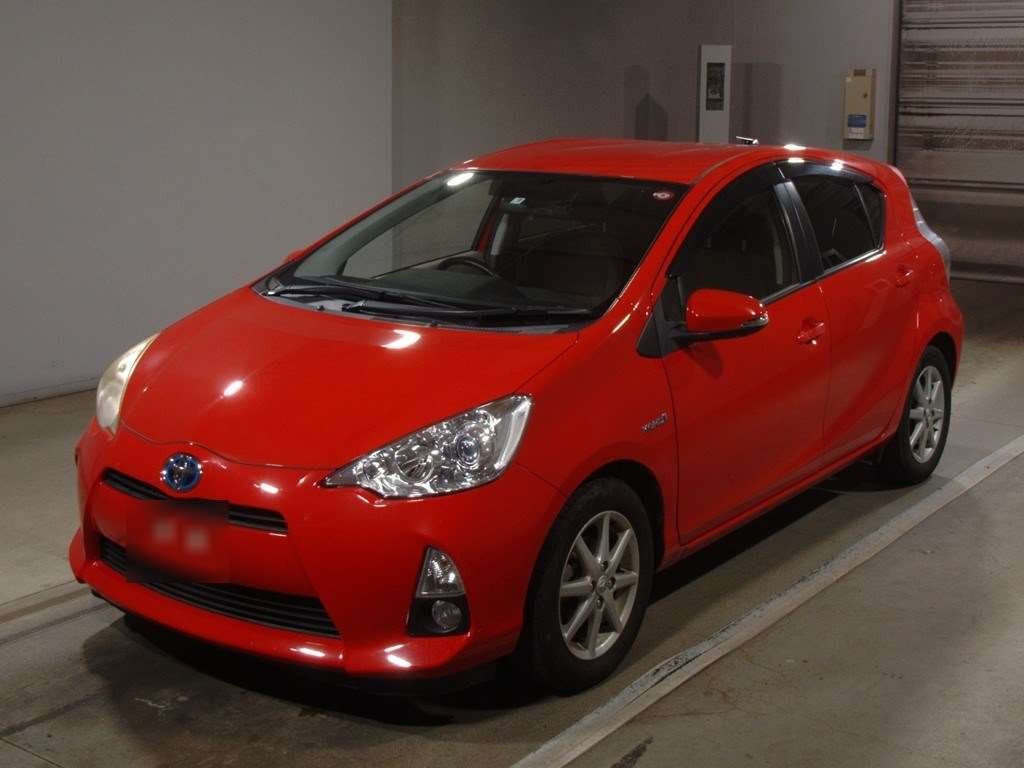 2013 Toyota Aqua NHP10[0]