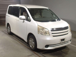 2007 Toyota Noah