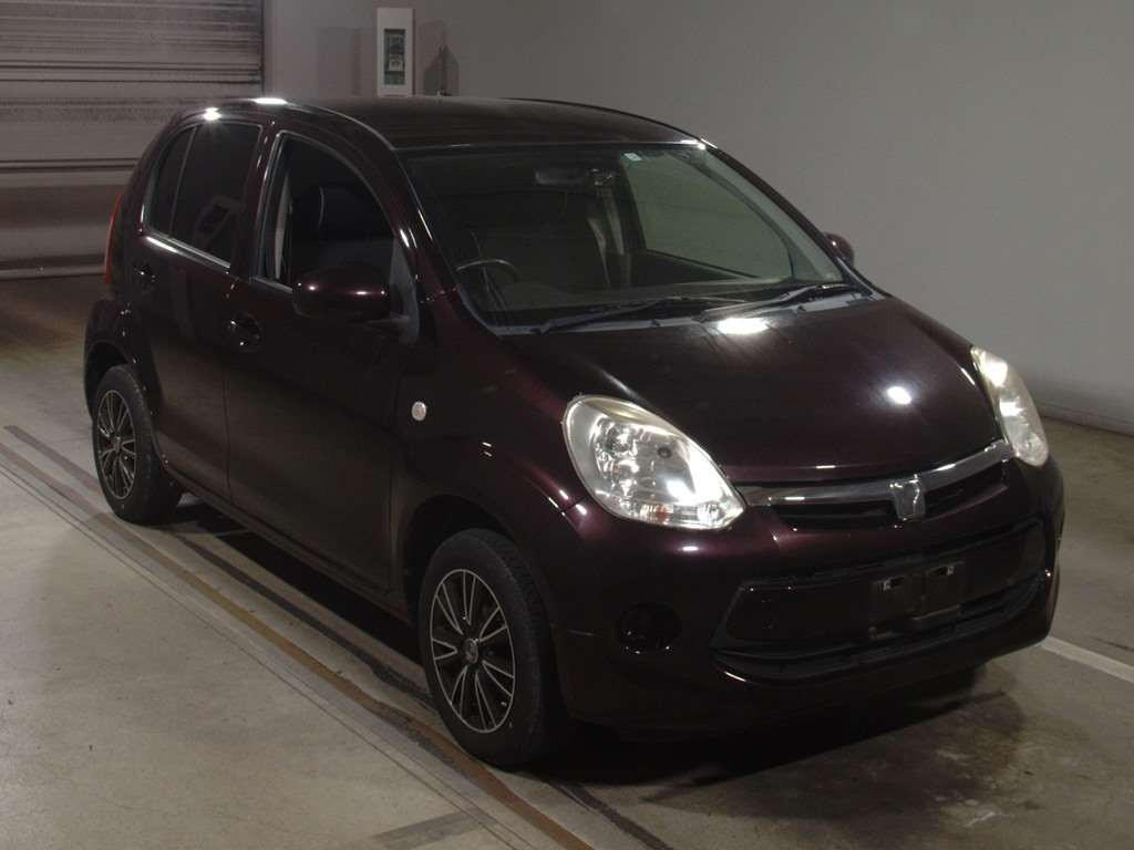 2016 Toyota Passo KGC30[2]