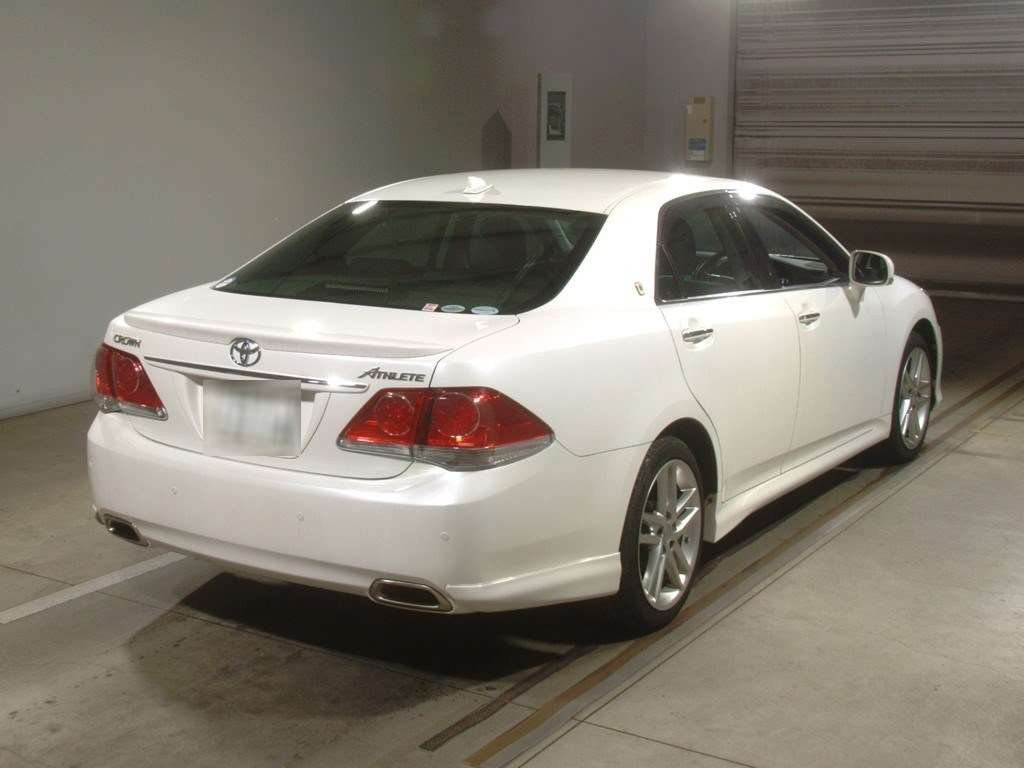 2010 Toyota Crown GRS200[1]