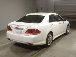 2010 Toyota Crown