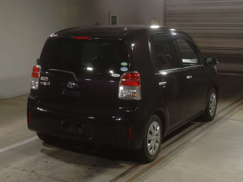 2015 Toyota Spade NSP141[1]