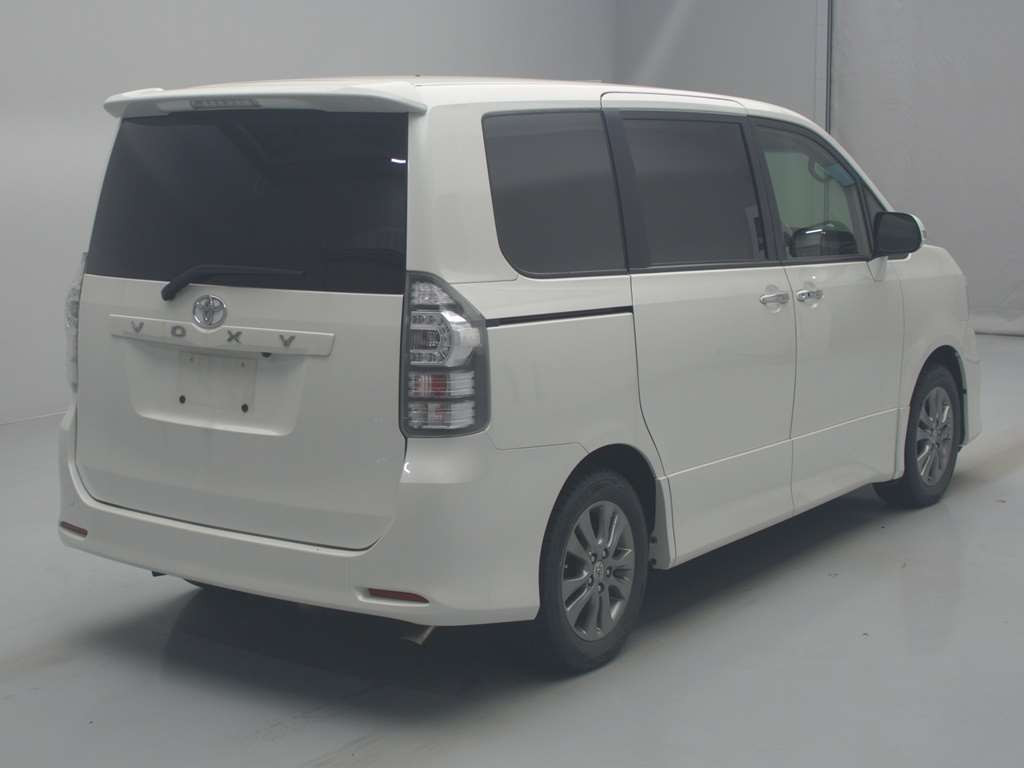 2011 Toyota Voxy ZRR70W[1]