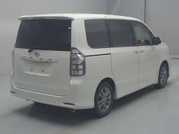 2011 Toyota Voxy