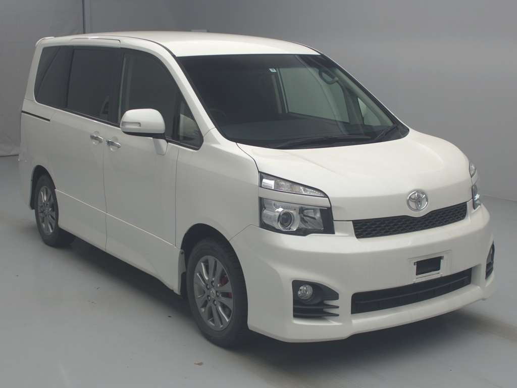 2011 Toyota Voxy ZRR70W[2]