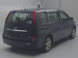 2010 Toyota Isis