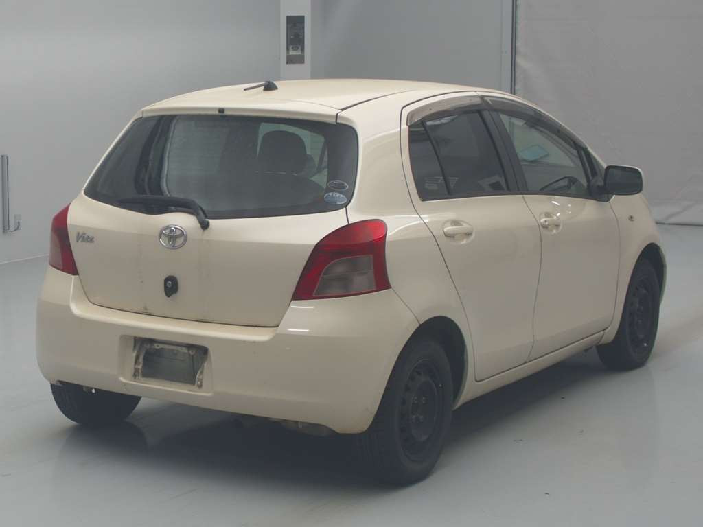 2005 Toyota Vitz SCP90[1]