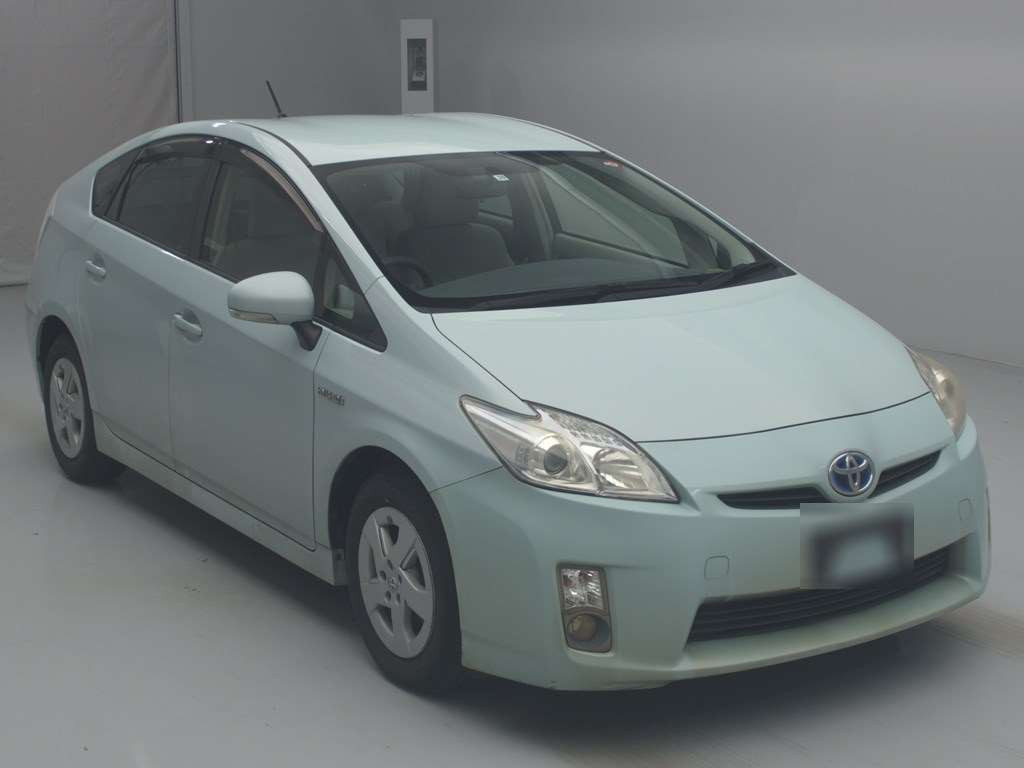 2011 Toyota Prius ZVW30[2]