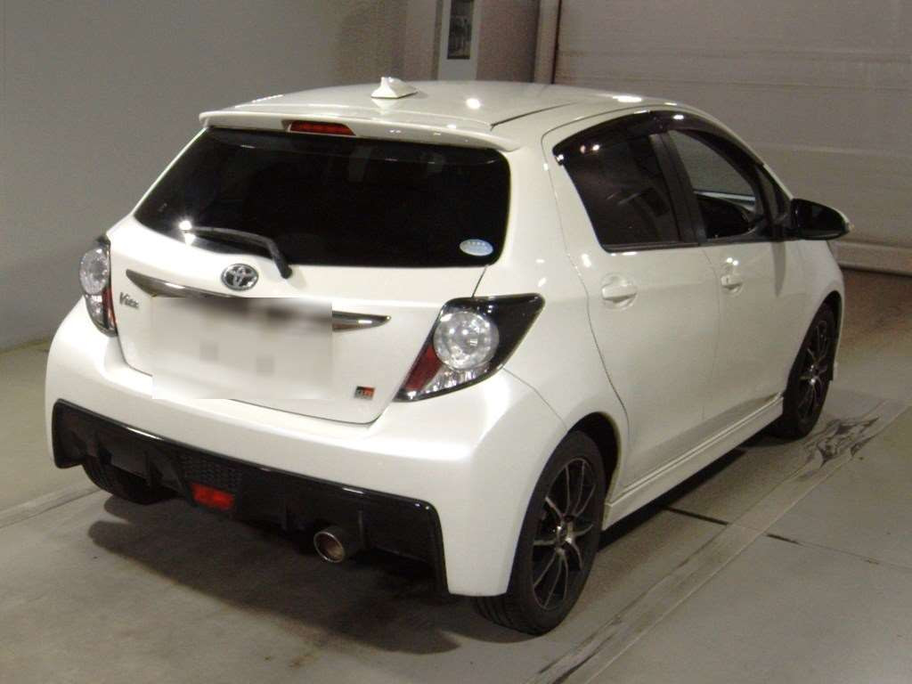 2018 Toyota Vitz NCP131[1]