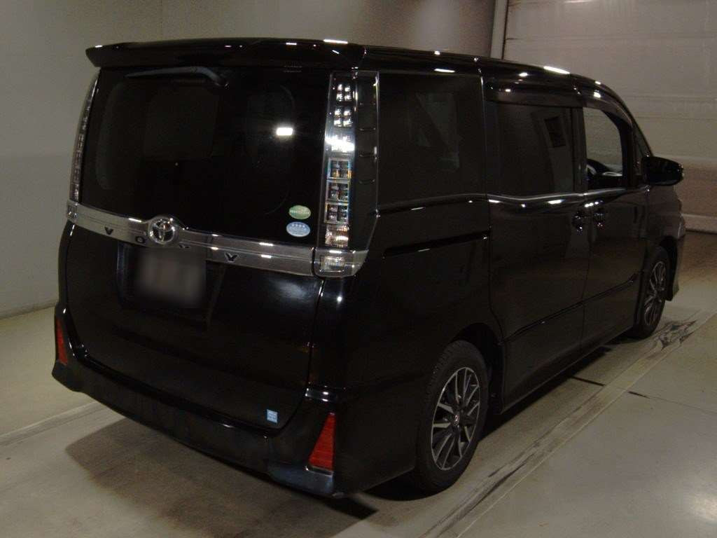 2014 Toyota Voxy ZRR80W[1]