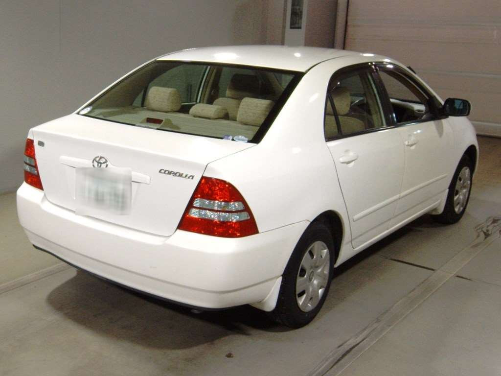 2004 Toyota Corolla Sedan NZE121[1]