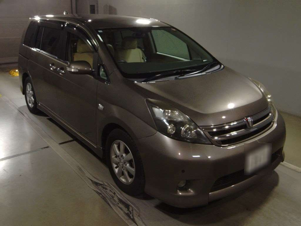 2010 Toyota Isis ZGM15W[2]