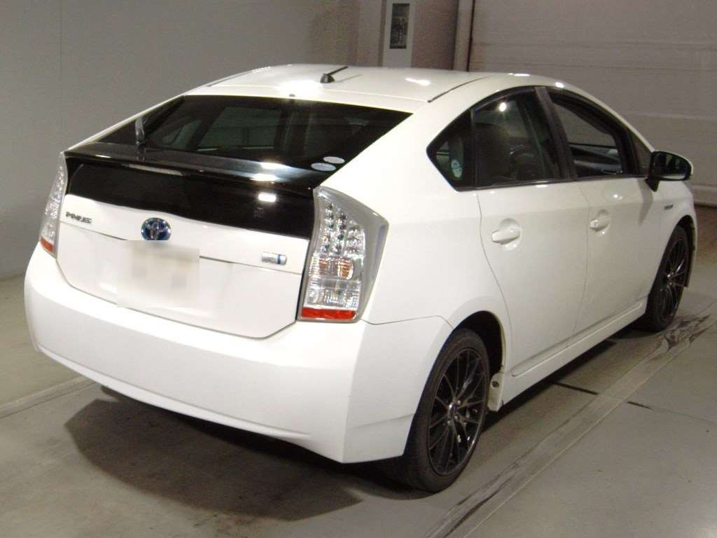 2010 Toyota Prius ZVW30[1]