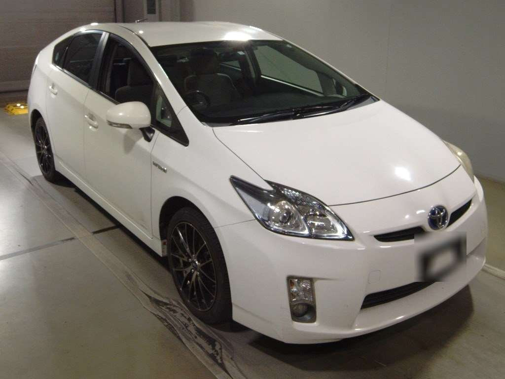 2010 Toyota Prius ZVW30[2]