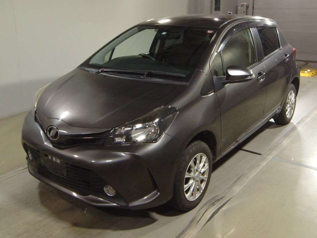 2015 Toyota Vitz NSP135[0]