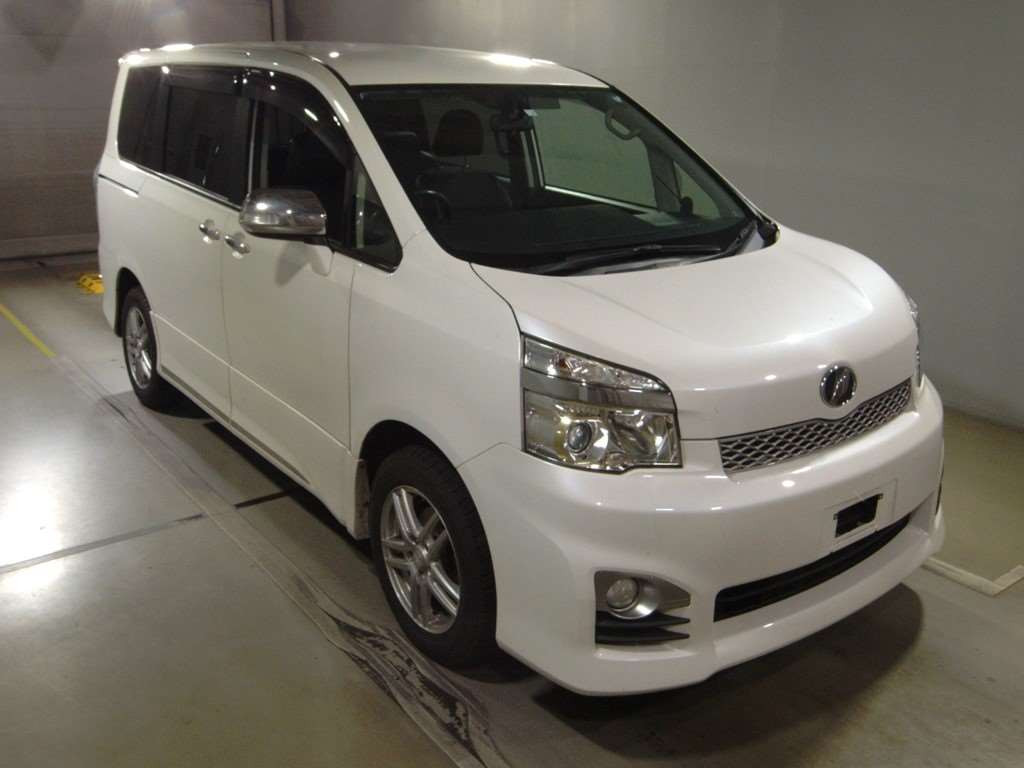 2014 Toyota Voxy ZRR75W[2]