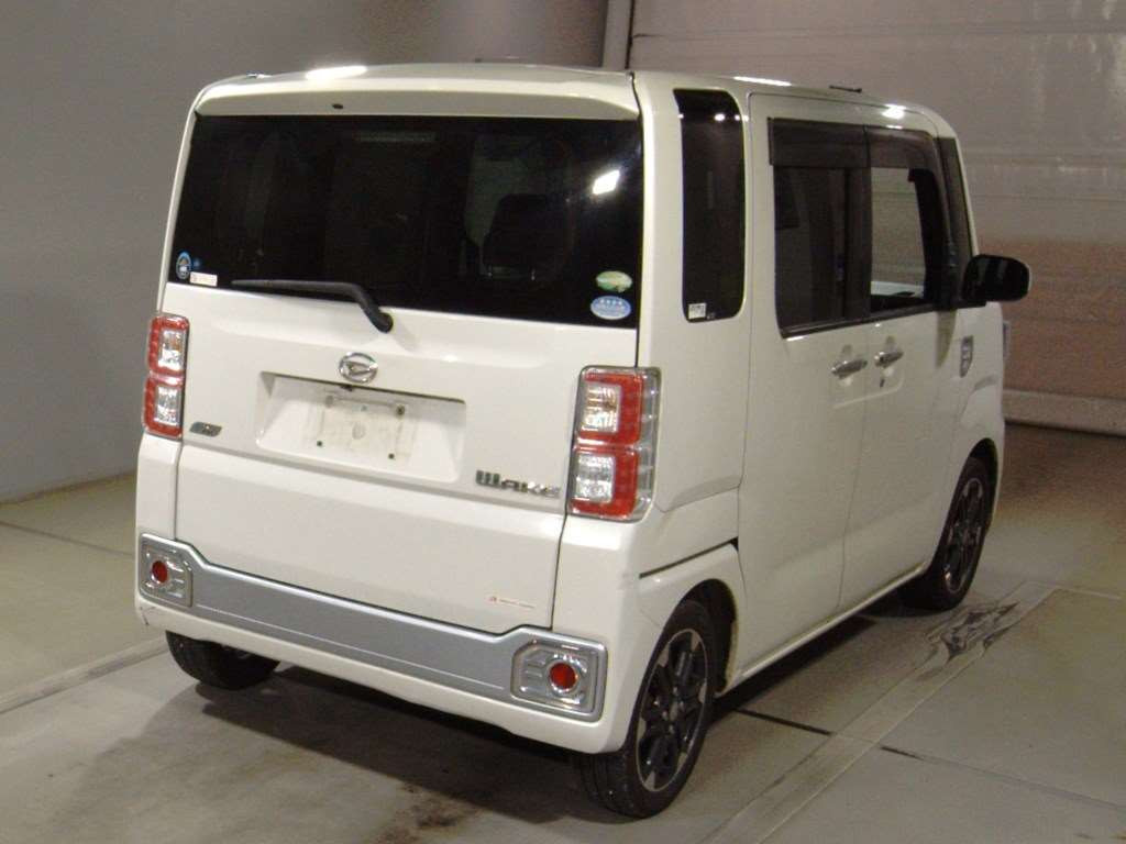 2015 Daihatsu Wake LA710S[1]