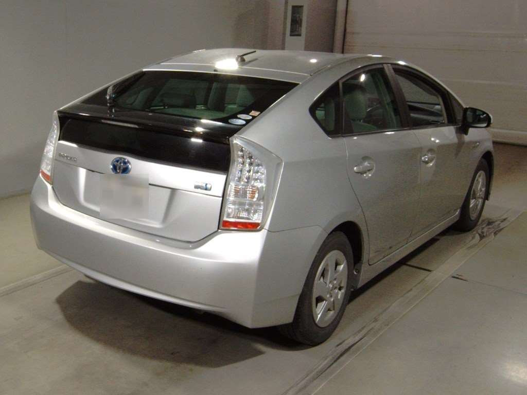 2010 Toyota Prius ZVW30[1]