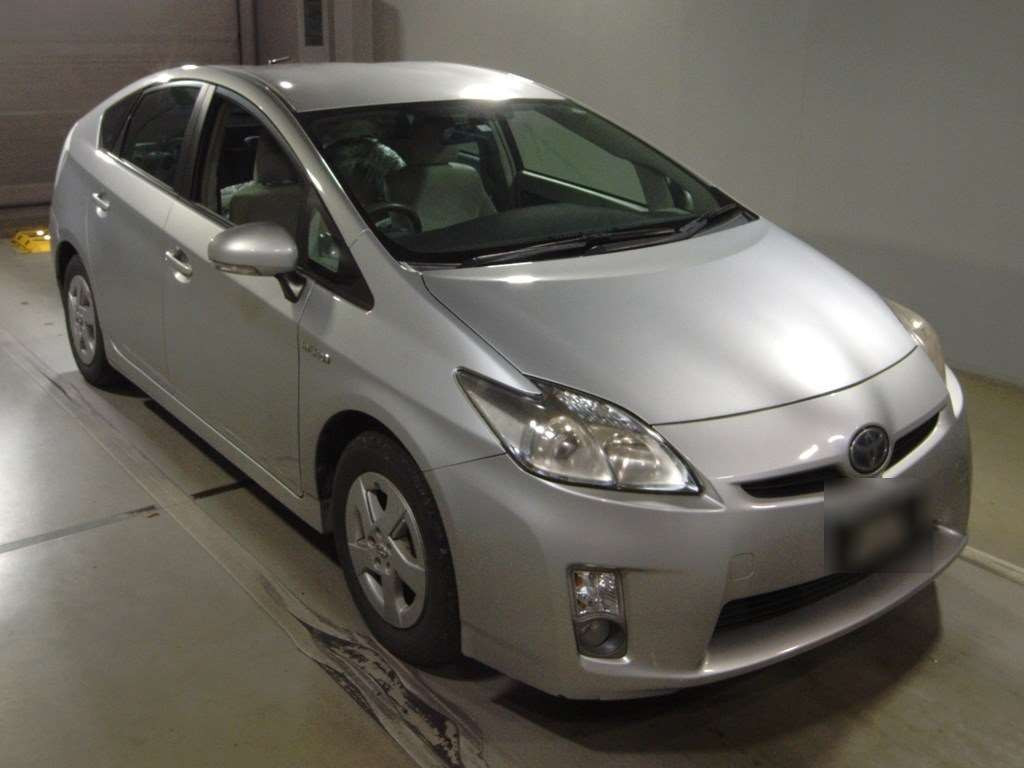 2010 Toyota Prius ZVW30[2]