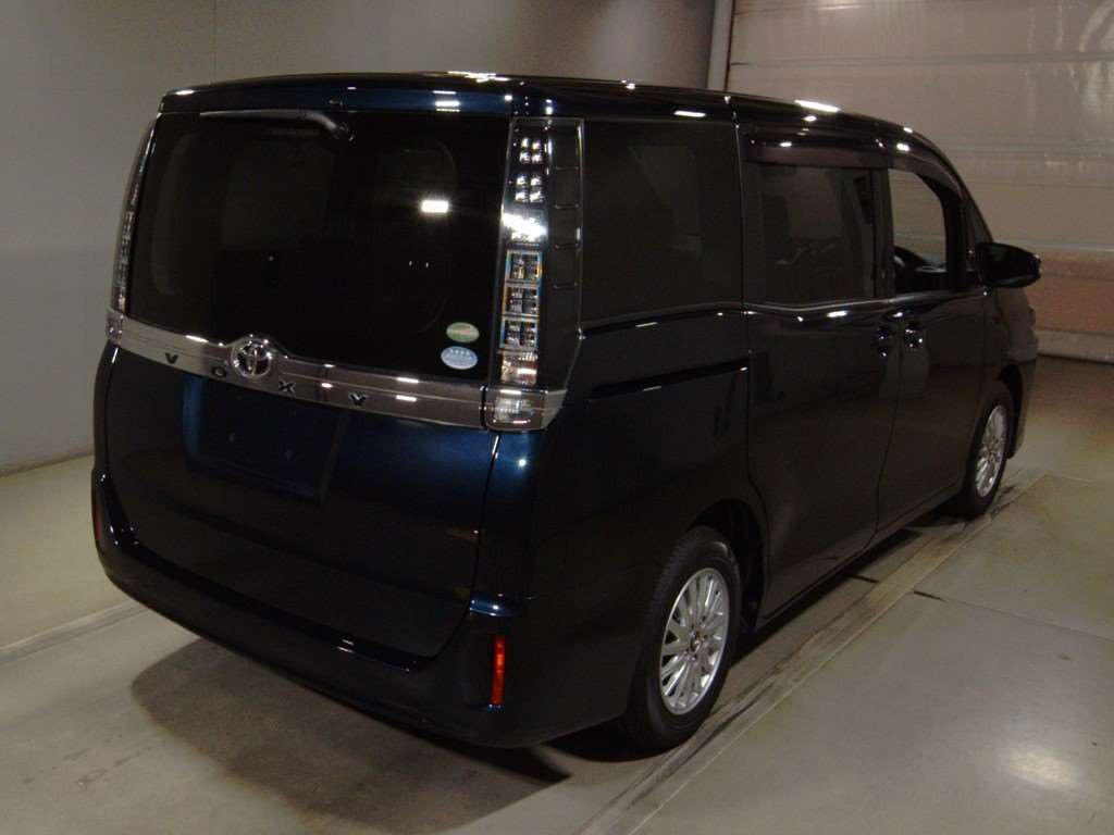 2016 Toyota Voxy ZRR80G[1]