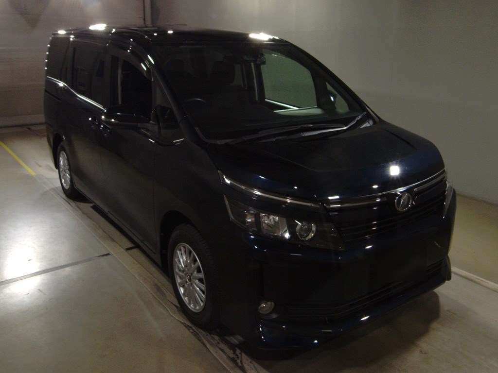 2016 Toyota Voxy ZRR80G[2]