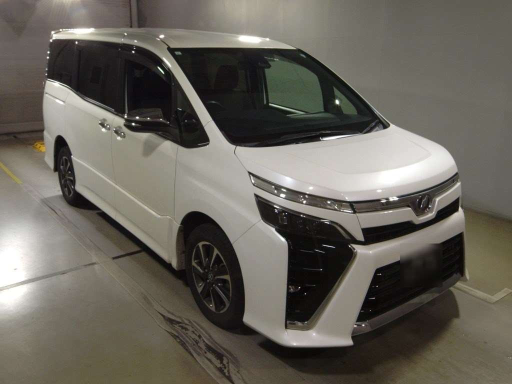 2019 Toyota Voxy ZRR85W[2]