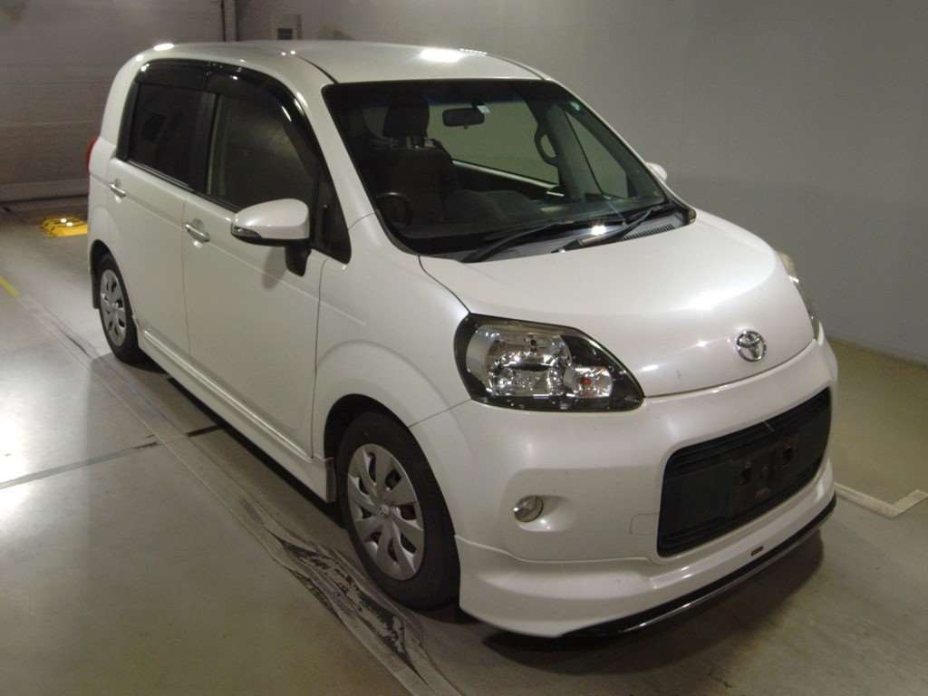 2014 Toyota Porte NCP141[2]