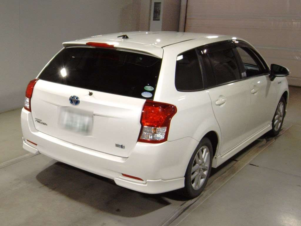 2014 Toyota Corolla Fielder NKE165G[1]