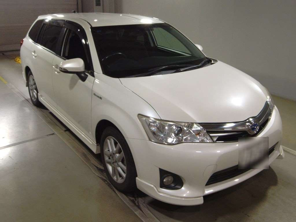 2014 Toyota Corolla Fielder NKE165G[2]