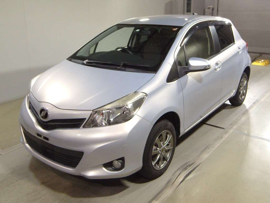 2013 Toyota Vitz NSP135[0]