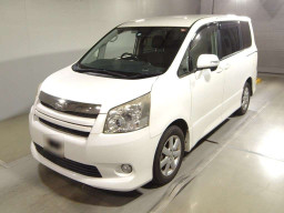 2007 Toyota Noah