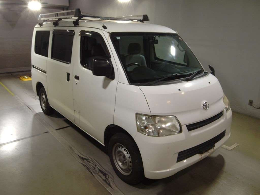 2016 Toyota Townace Van S412M[2]