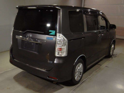 2011 Toyota Voxy