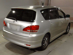 2003 Toyota Ipsum