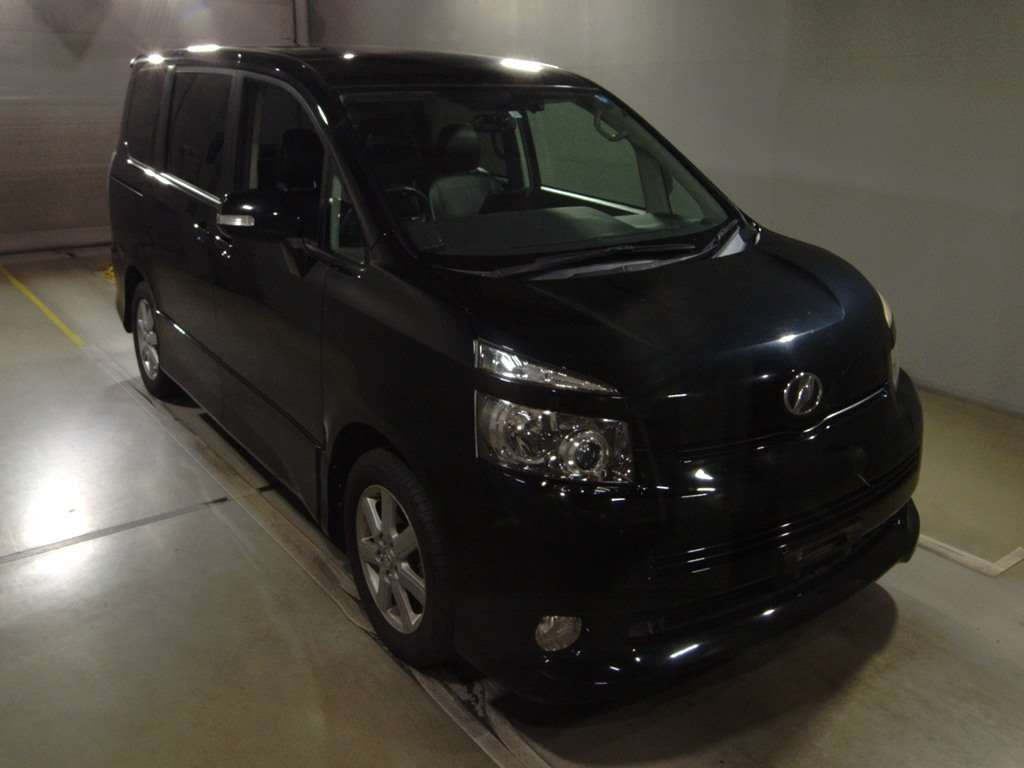 2009 Toyota Voxy ZRR70W[2]