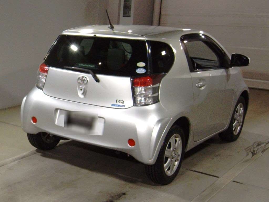 2009 Toyota iQ KGJ10[1]