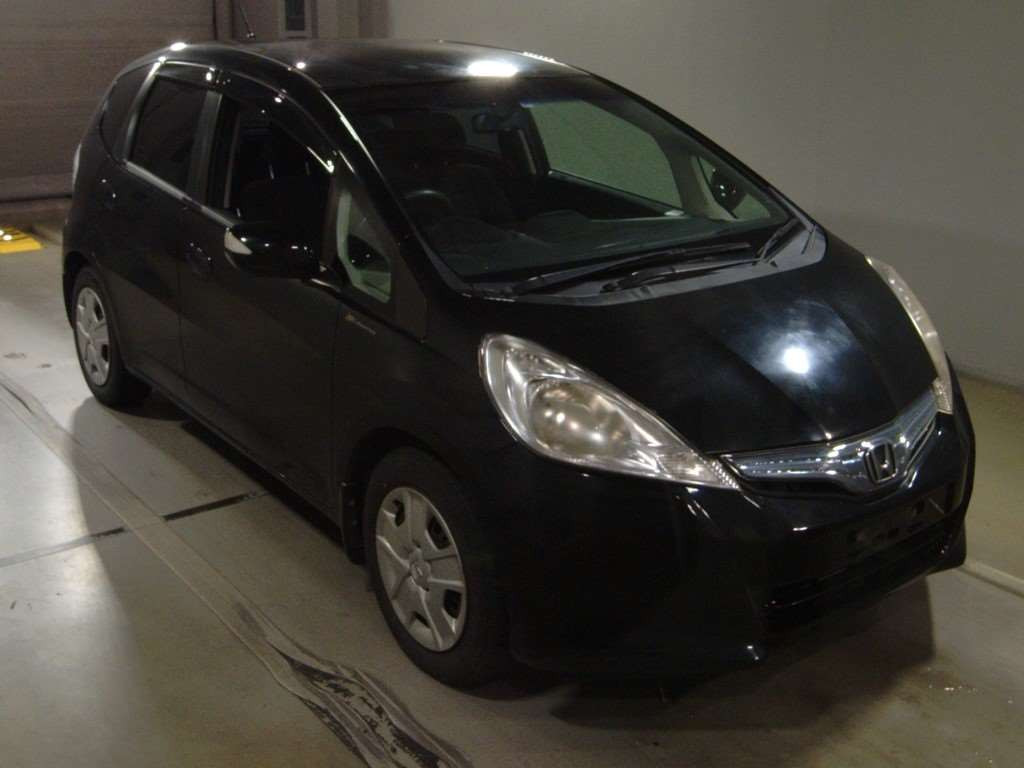 2011 Honda Fit Hybrid GP1[2]