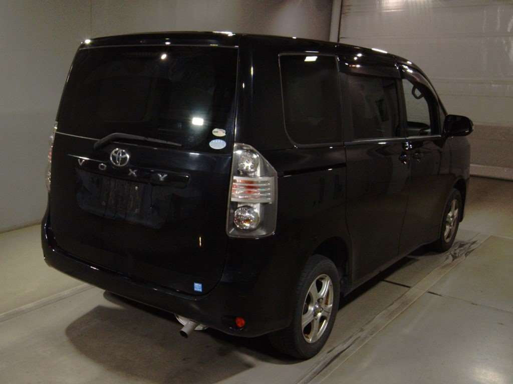 2009 Toyota Voxy ZRR75G[1]