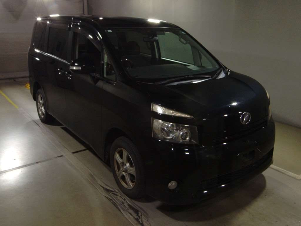 2009 Toyota Voxy ZRR75G[2]