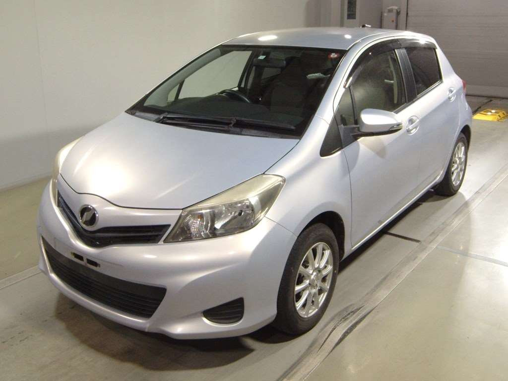 2013 Toyota Vitz KSP130[0]